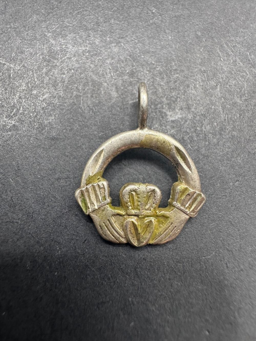 Vintage Signed 925 Sterling Silver Dublin Irish Claddagh Charm Pendant 14.3mm